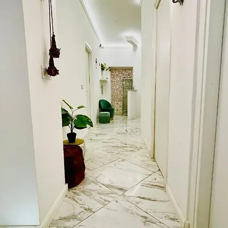 Parisa Bed & Breakfast