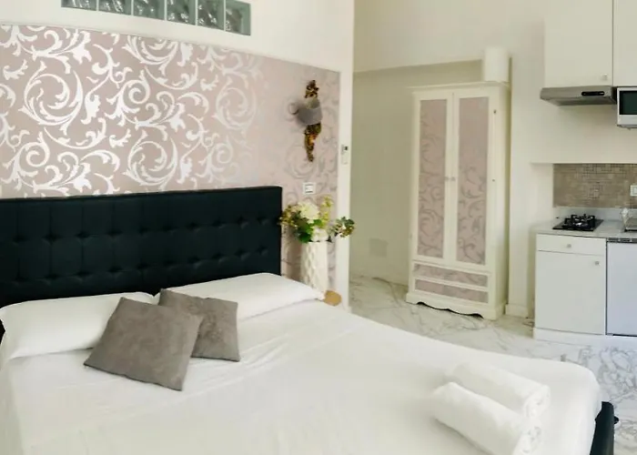 Parisa Bed and Breakfast 3*