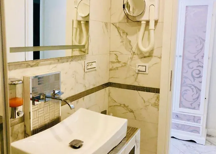 Bed and breakfast Parisa 3*